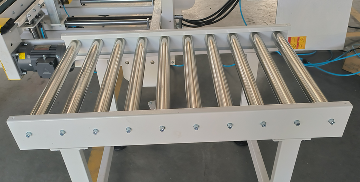  滾筒輸送線的動(dòng)力款和無(wú)動(dòng)力款有什么區(qū)別？