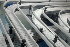 核心硬件材質(zhì)對柔性鏈輸送線的價(jià)格有什么影響？